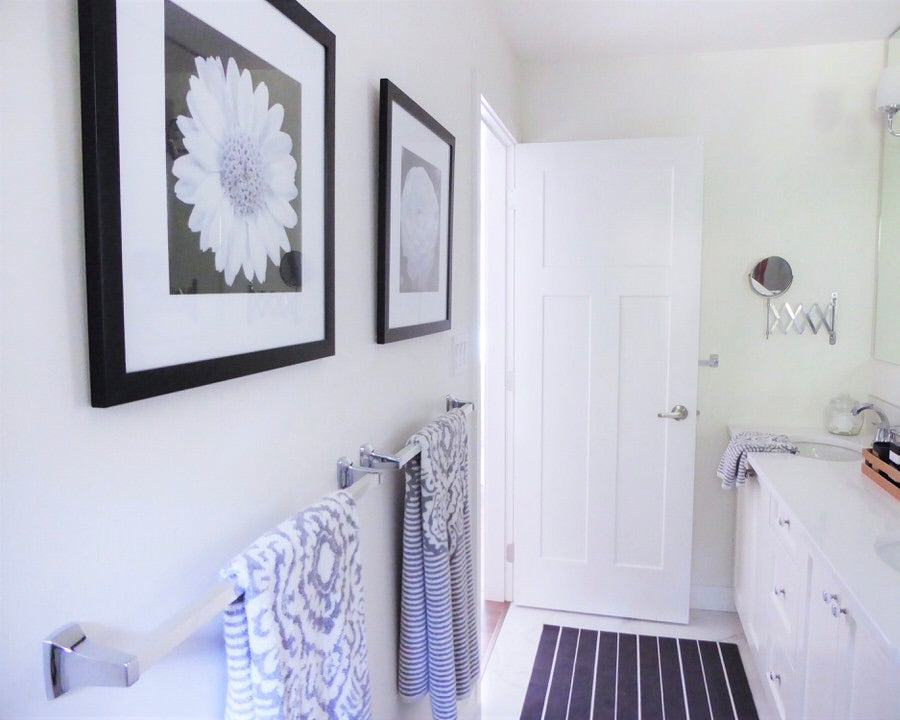 Picture Hanging Tips for the Bathroom